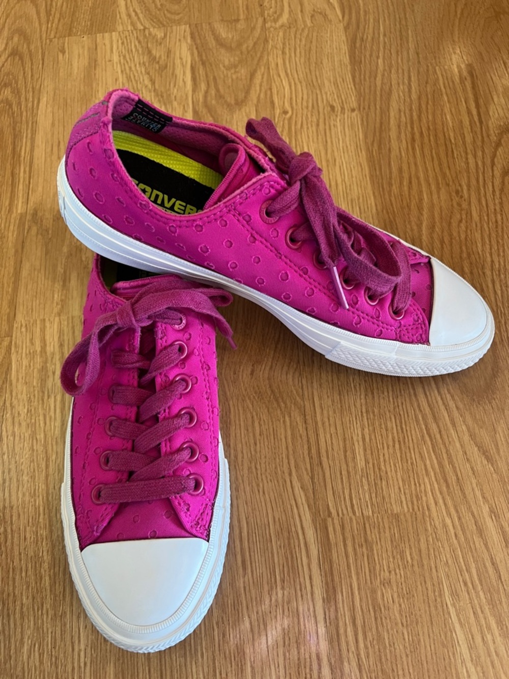 Fuchsia Eyelet Low-Top Converse All Star Chuck Taylor Canvas Sneakers Size 8